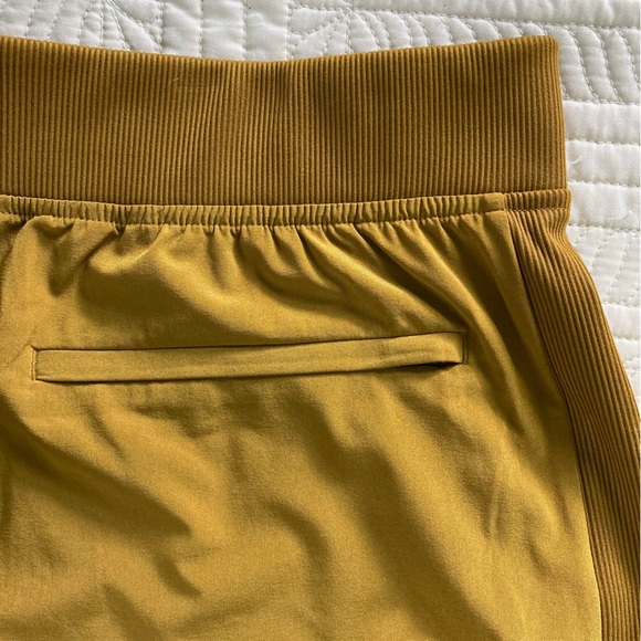 Athleta Brooklyn Ankle Pant Brass Yellow Athletic Lightweight (Size 12 Tall) - Picture 7 of 13